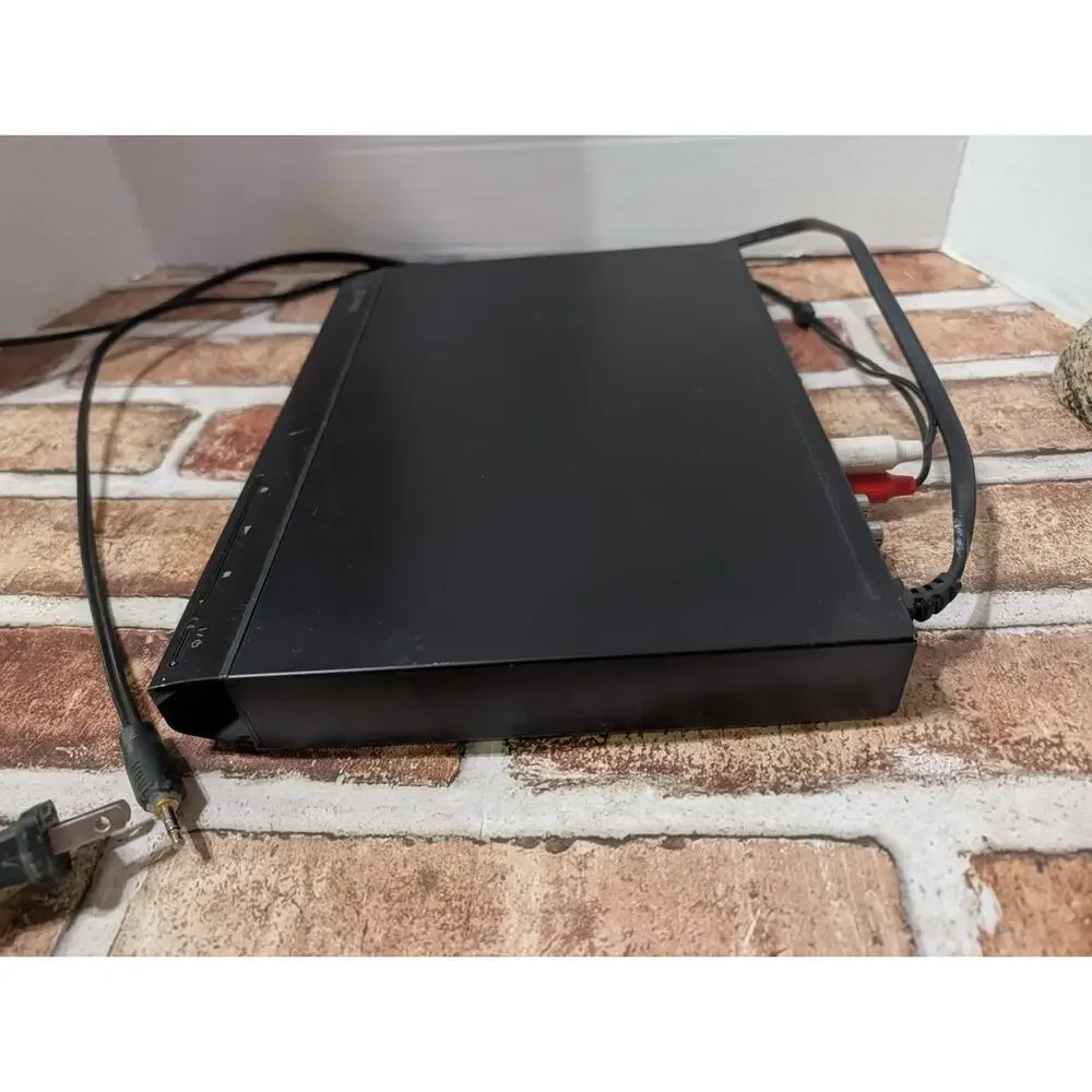 Sony DVP-SR210P DVD CD Player Progressive Scan Compact Black Media Player TESTED
